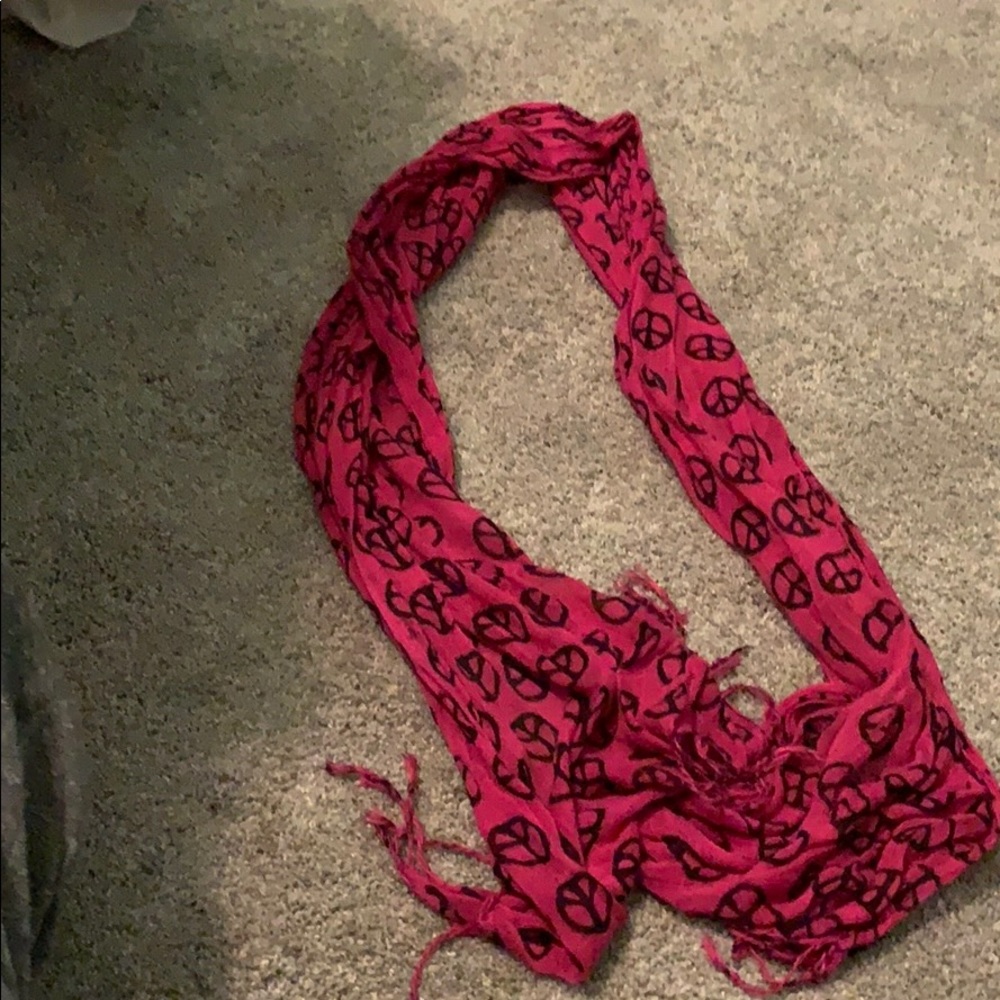 Scarfs - Picture 2 of 6